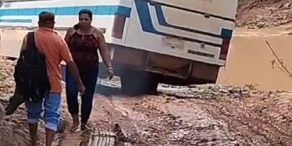 Segundo Rutilio Eugenio Cavalcanti Filho, prefeito de Urucuia, a conquista não apenas beneficia Urucuia e Pintópolis, mas também outras localidades vizinhas, como Brasília (DF) e Montes Claros (Prefeitura de Pintópolis)