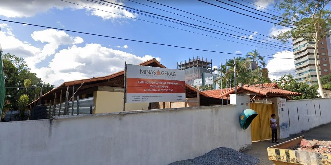 Pais questionam a interdição da escola, alegando que está localizada fora da área interditada e expressam confusão em relação à medida tomada (GOOGLE MAPS)