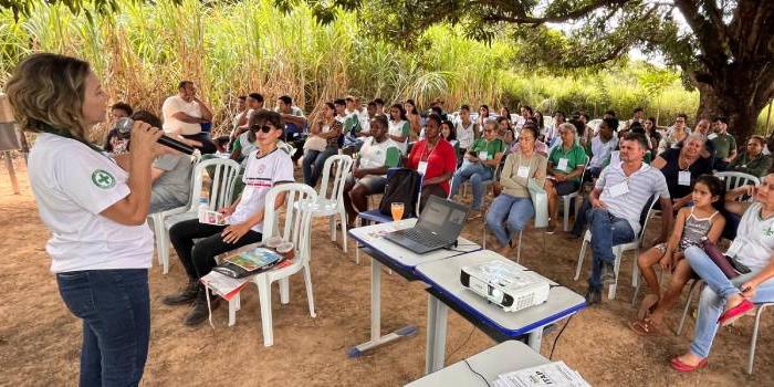 Parceria entre Fucam, Seapa, Emater e Epamig promove curso de fruticultura e apicultura a fim de desenvolver perspectivas de geração de trabalho e renda