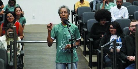 Protetores reclamaram da omissão do município em construir políticas públicas para animais resgatados (Christine Antonini)