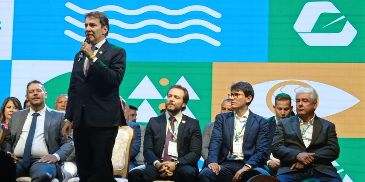 Em Montes Claros, Jarbas Soares Junior compareceu à abertura do Congresso de Tecnologia, Inovação e Sustentabilidade para Gestão Pública, organizado pela Codanorte (LEONARDO QUEIROZ)