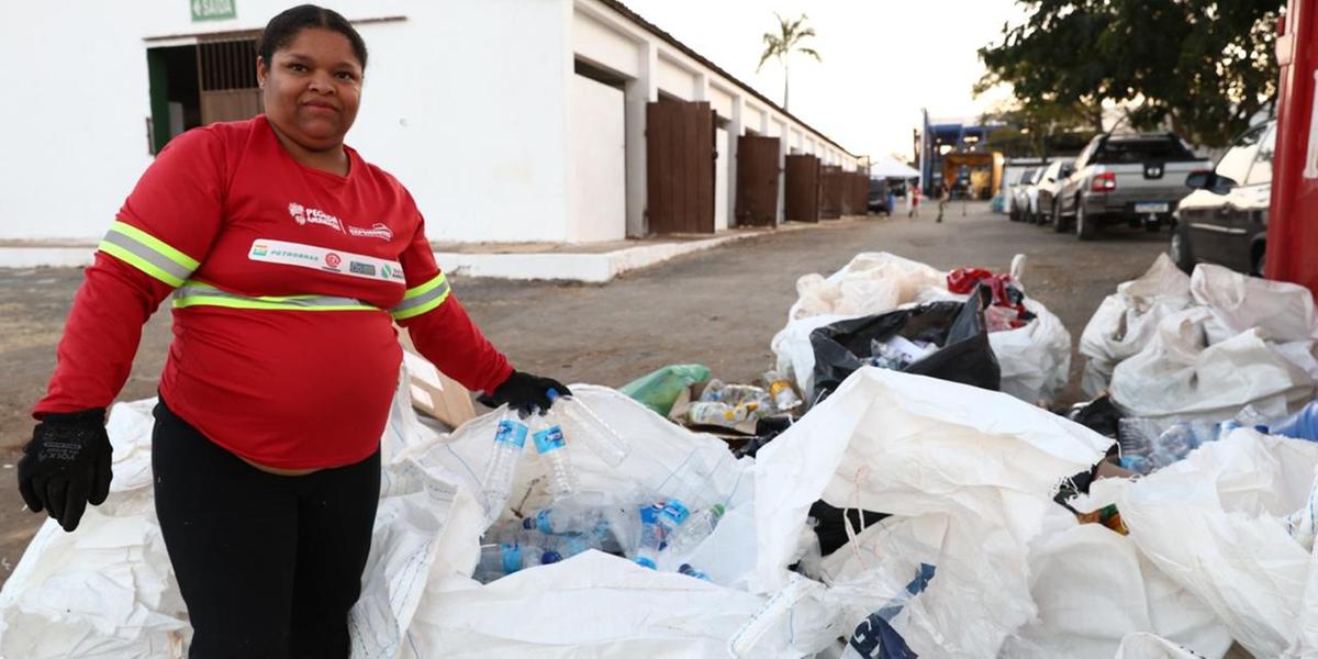 Os 18 catadores registrados para o evento desempenharam um papel fundamental no processo de coleta e reciclagem dos resíduos (DIVULGAÇÃO)