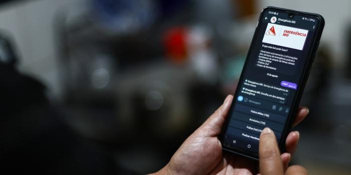 É possível contactar as forças de segurança por meio do MG App, que possui um menu exclusivo para acionar o Emergência MG (190, 193 e 197) (Tiago Ciccarini / Sejusp)