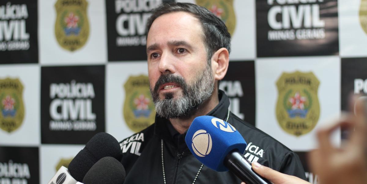 O delegado Bruno Rezende informou que quase seis mil laudos periciais foram emitidos em 2024, abrangendo crimes contra a vida, trânsito, meio ambiente, drogas e delitos digitais. (Leonardo Queiroz)