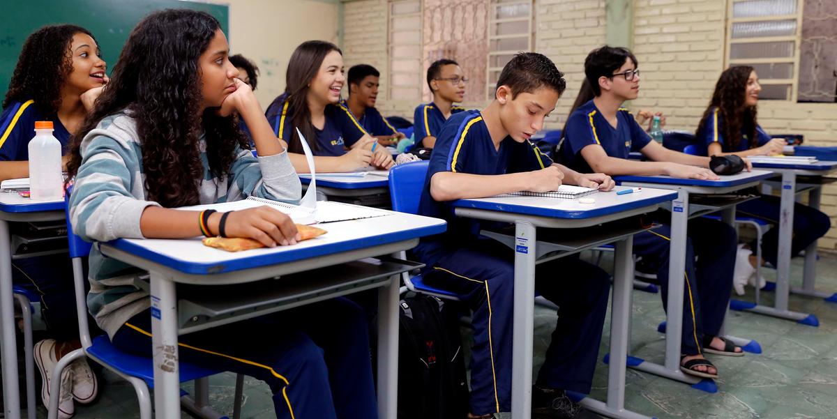 As secretarias das escolas estaduais atendem de segunda a sexta-feira, das 8h às 17h (Gil Leonardi / Imprensa MG)