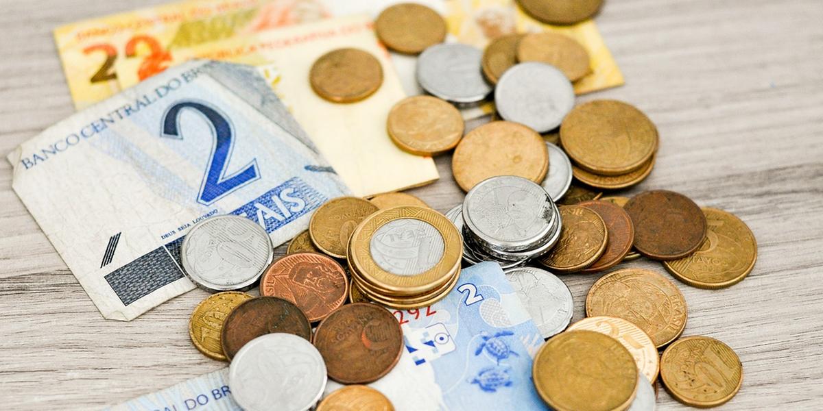 Acúmulo de despesas em janeiro pode comprometer o orçamento familiar, comenta o gerente executivo bancário Fernando Freire Madureira (Pixabay)