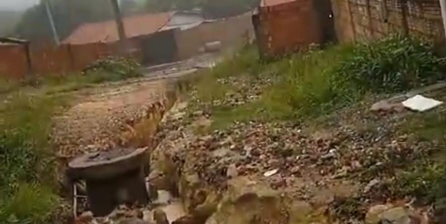 Em Botumirim, as estradas estão comprometidas e o adiamento do ano letivo é uma necessidade dos gestores (prefeitura Botumirim)