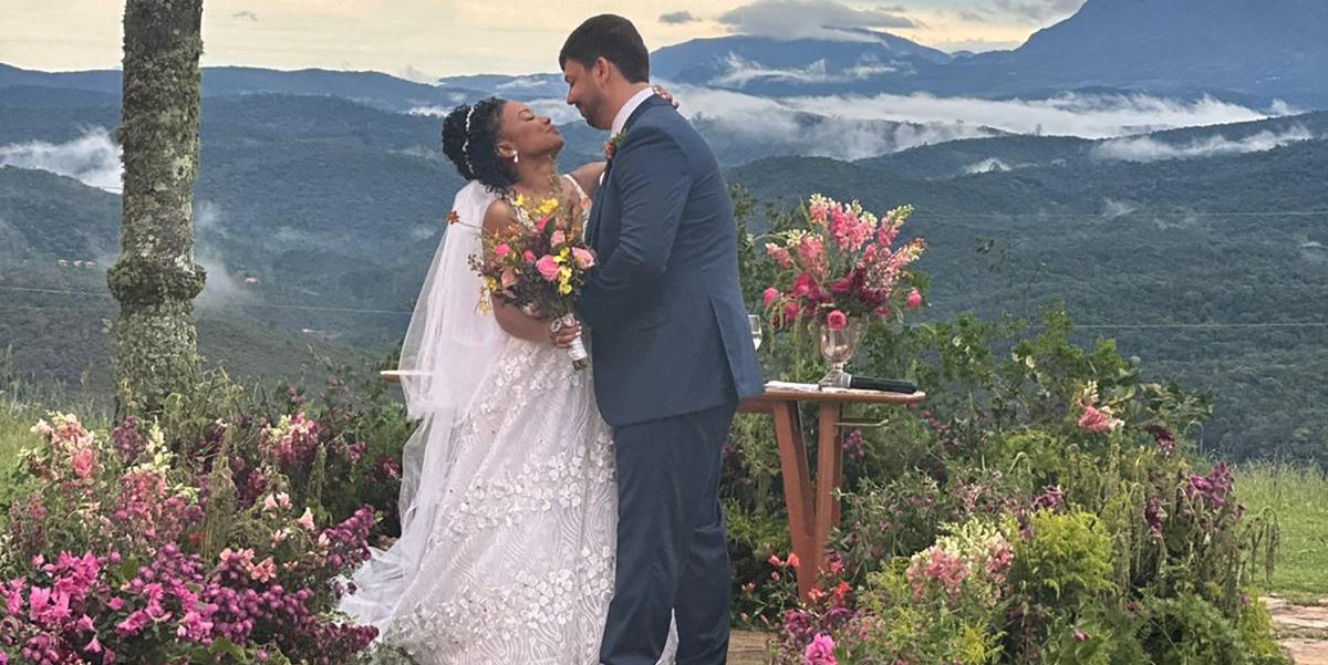 Abna e David, que este amor tão bem demonstrado e repartido “conosco”, seus amigos e familiares nesta sinfônica jornada celebrativa, permaneça em seus corações e seja o esteio de uma vida abençoada