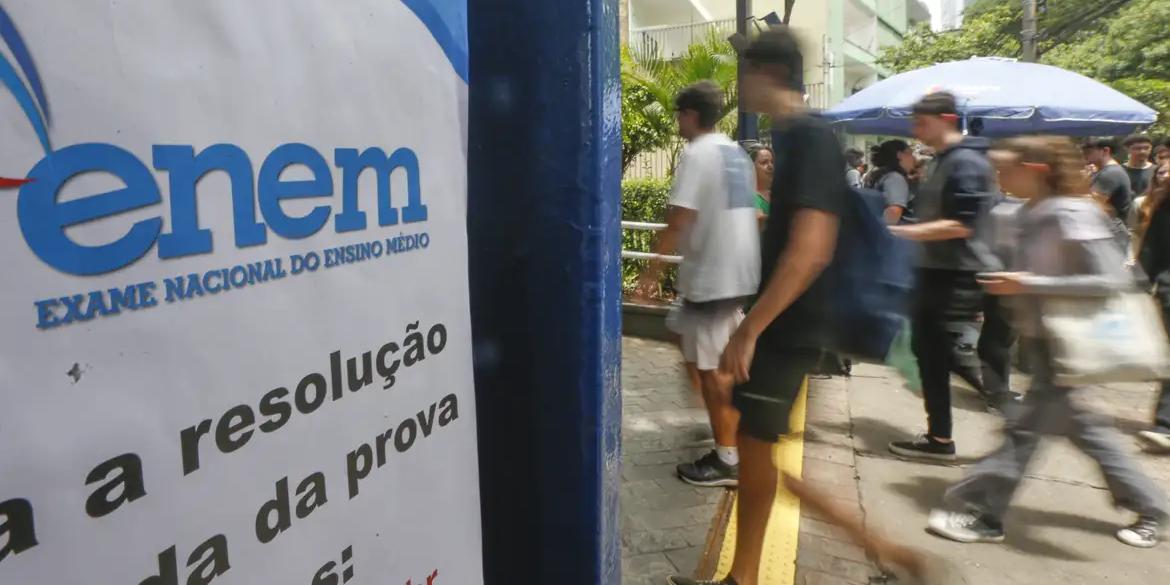 Interessados têm até 25 de abril para fazer a solicitação (Paulo Pinto/Agência Brasil)