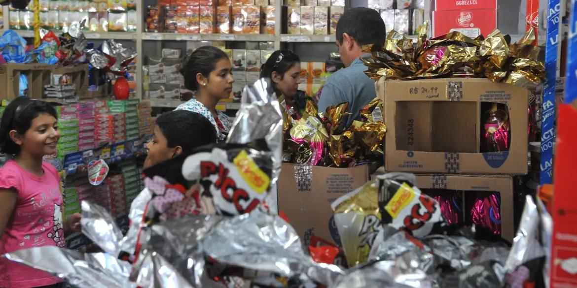 O custo elevado foi a razão principal para 36% dos entrevistados não comprarem ovos ou chocolates (Acervo/Agência Brasil)