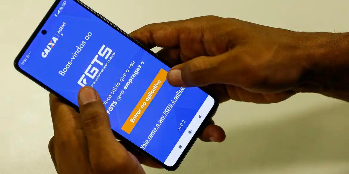 Governo Federal visa redirecionar parte dos R$ 120 bilhões de consignados e CDCs para o novo programa Crédito do Trabalhador (Joédson Alves/Agência Brasil)