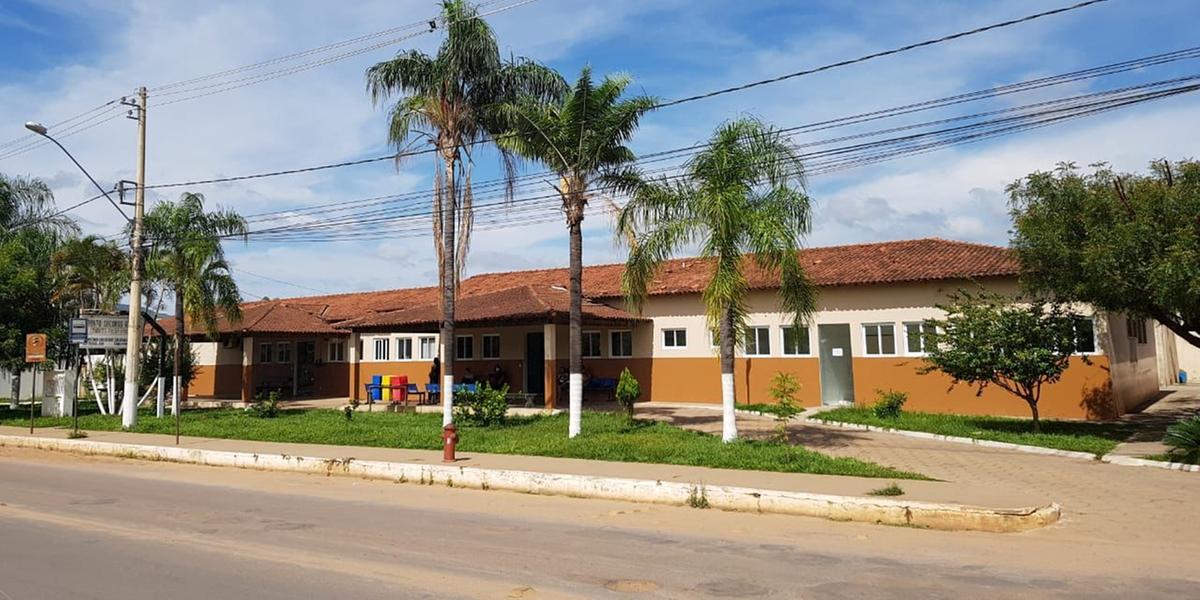 (Hospital municipal Dr. Oswaldo Prediliano Santana em Salinas)