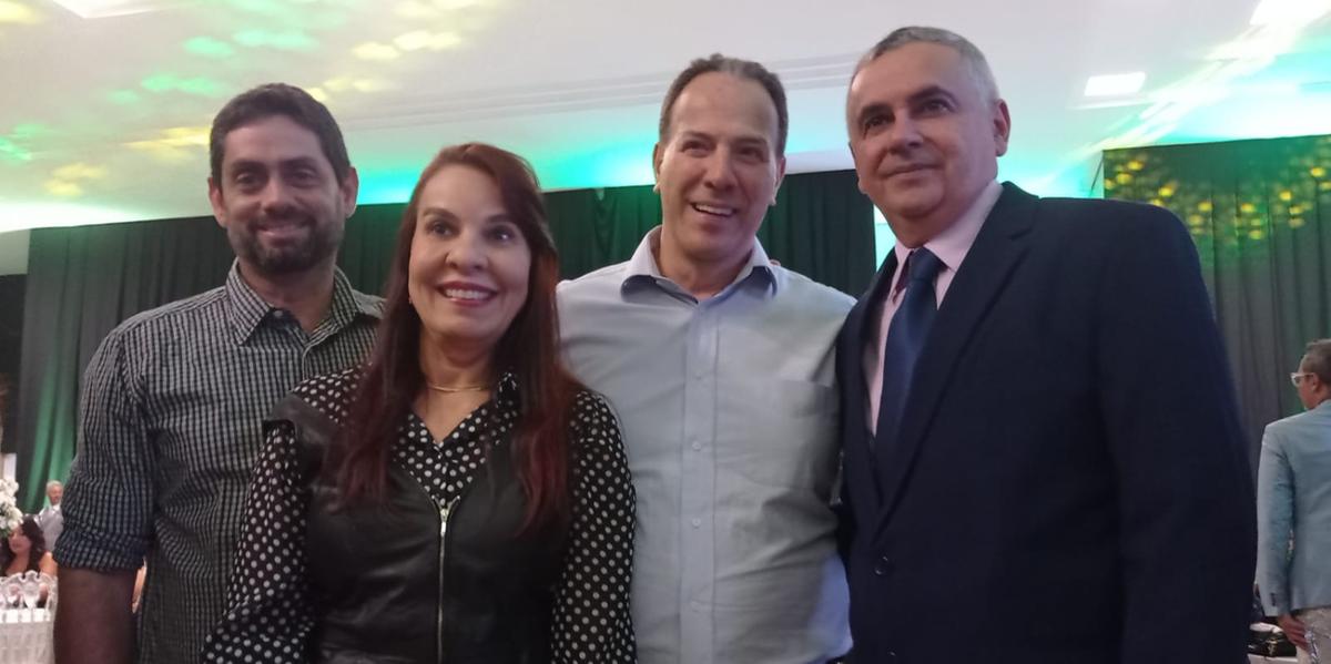 Daniel Pires, diretor do Hospital Veterinário, Raquel e Ruy Muniz, diretores do HCMR/ Funorte e Flávio Oliveira, presidente da Sociedade Rural (Márcia Vieira)