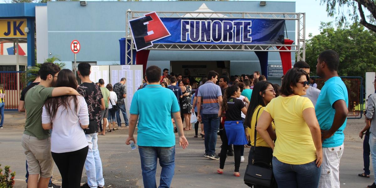 Estudantes se preparam para o vestibular da Funorte, com oportunidades em Medicina e outras áreas da saúde; inscrições abertas até 23 de maio (Funorte/ divulgação)