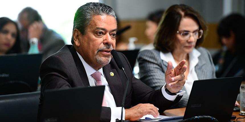 Para Dr. Hiran, favorável à proposta, dificuldade da mulher no acesso a emprego também prejudica Previdência e economia (Saulo Cruz/Agência Senado)