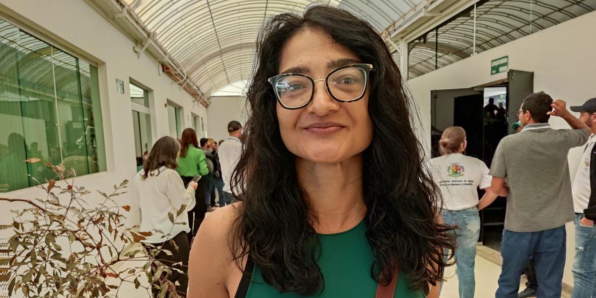 Ludmila Azevedo, veterinária do município de Padre Paraíso: “os animais de rua são apenas a ponta do iceberg” (MÁRCIA VIEIRA)