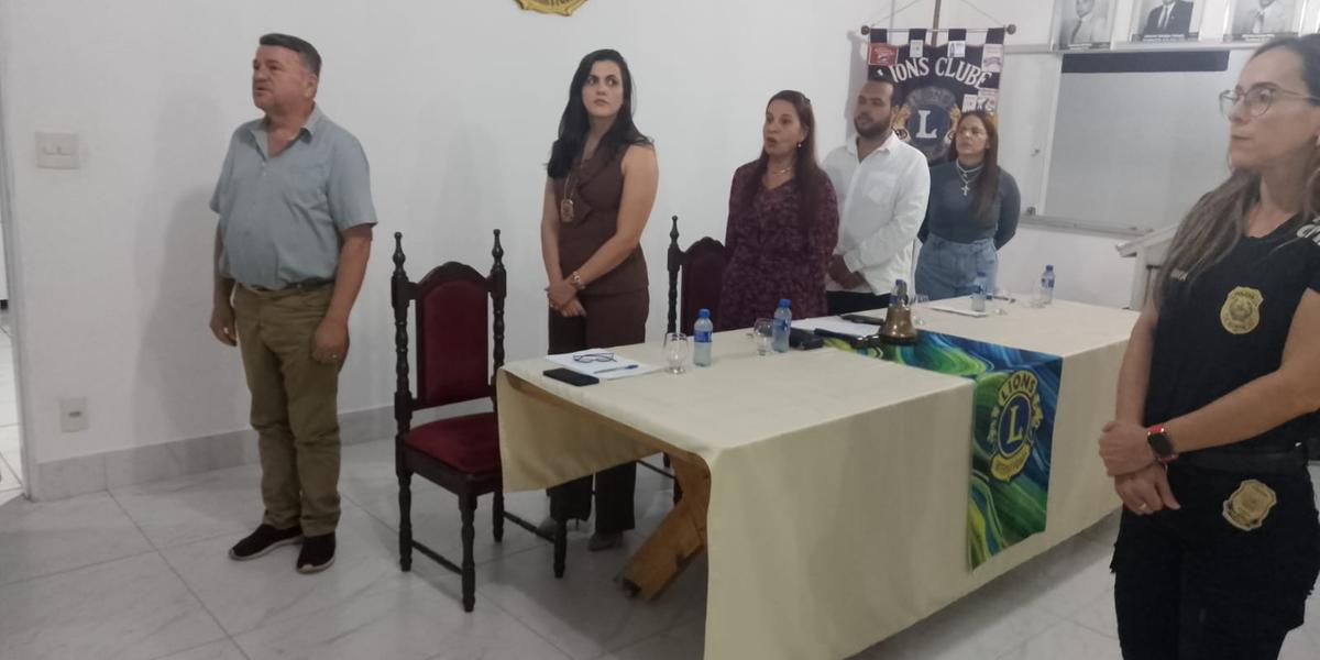 A presidente do Lions Sertanejo, Raquel Muniz, destaca que a campanha Agosto Lilás visa não só conscientizar sobre a violência contra a mulher, mas também encontrar soluções efetivas por meio do debate. (Arquivo Pessoal)