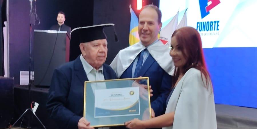 Raimundo Avelar recebeu o diploma de Professor Honoris Causa. Ele foi o primeiro diretor eleito por um Colégio Eleitoral na FUNM, hoje Unimontes (Márcia Vieira)