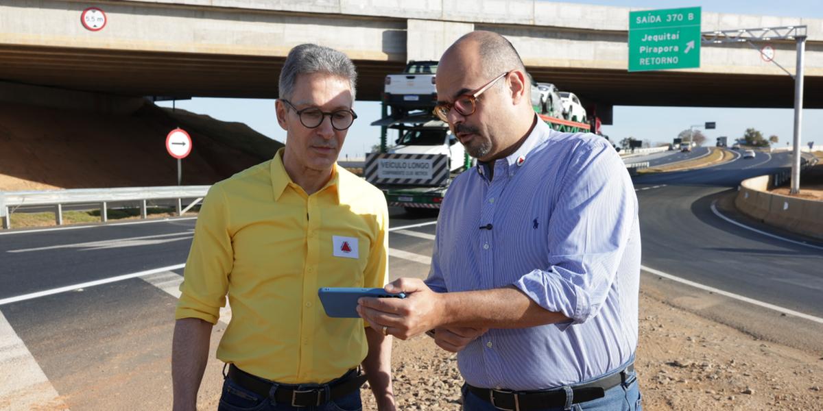 Zema destacou a transformação da estrada e previu a instalação de novas indústrias na região (MÁRCIA VIEIRA)