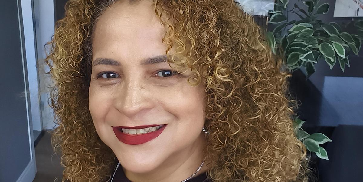 Jornalista Bia Andrade: reforço no cuidado com as plantas e com a saúde foi a forma encontrada para driblar o clima seco (arquivo pessoal)