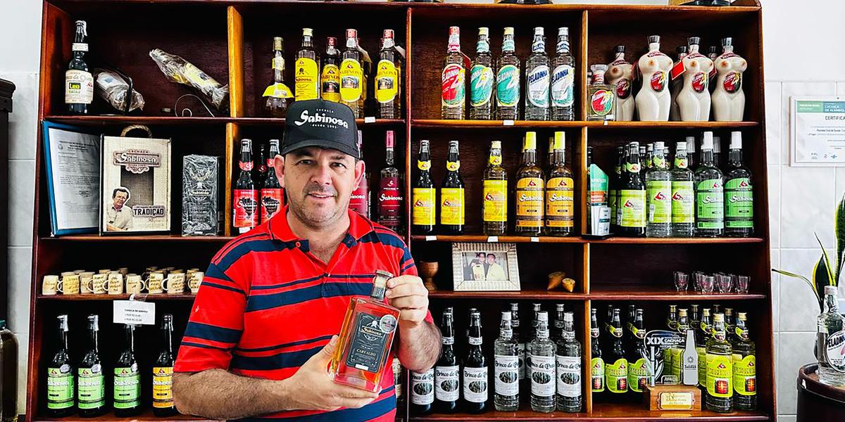 Produção da premiadíssima Sabinosa hoje gira em torno de 20 mil litros anuais, distribuídos para várias regiões do Brasil (Bruna Medrado)