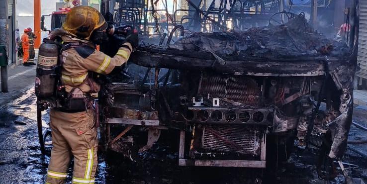 Incêndio em veículo repercute e população teme novo episódio (Ascom Corpo de Bombeiros)