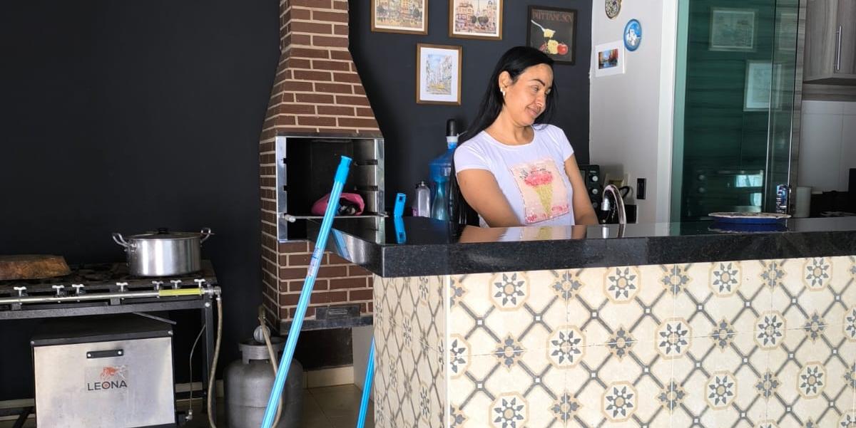 Cláudia Silva notou uma leve queda nos preços da cesta básica em agosto (Larissa Durães)
