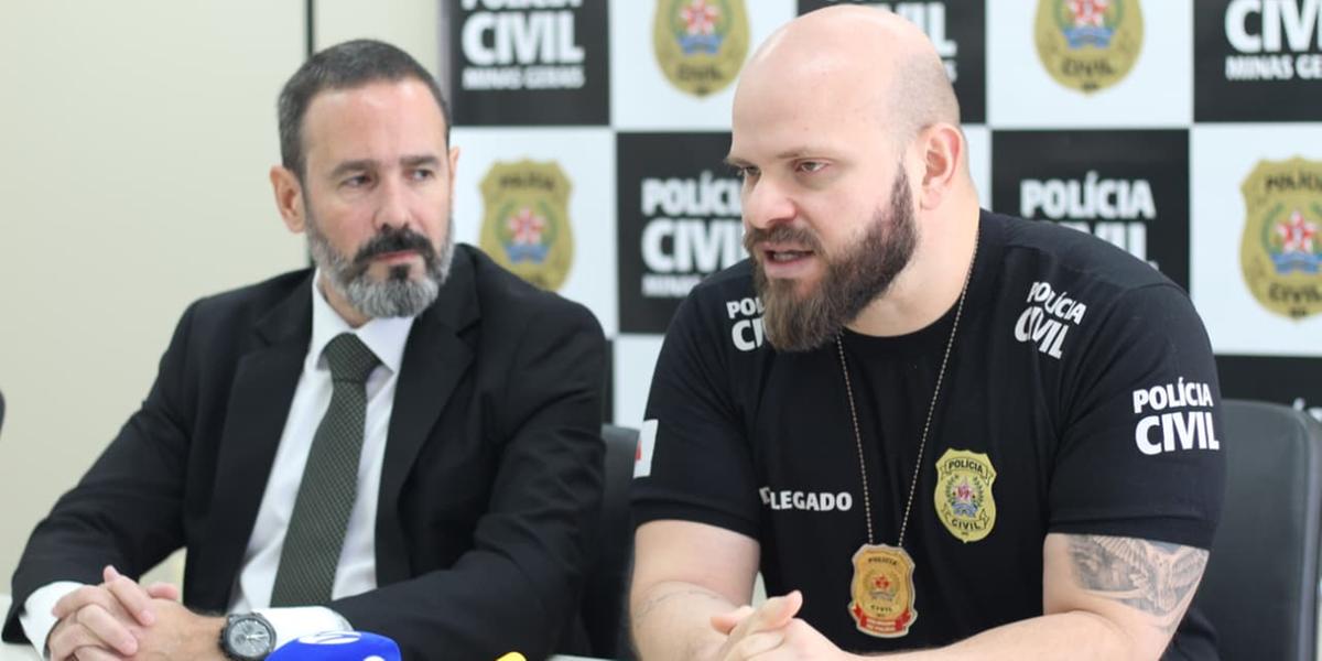 O delegado Thelles Bustorff detalha, em coletiva de imprensa, a prisão do homem acusado de tentativa de homicídio e violência doméstica em Bocaiúva (Leonardo Queiroz)