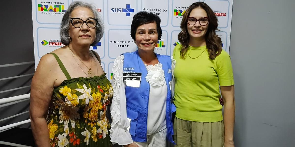 Aila Souza, do Ministério da Saúde com as médicas Fátima César e Cindy Melo, representantes do HCMR e Funorte, no encontro (Márcia Vieira)