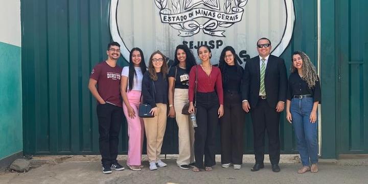 A Liga Acadêmica Norte-Mineira de Processo Penal e Criminologia (Lapcrim), do curso de Direito da Universidade Estadual de Montes Claros (Unimontes), desenvolve o projeto “Traços do Futuro” (arquivo pessoal)