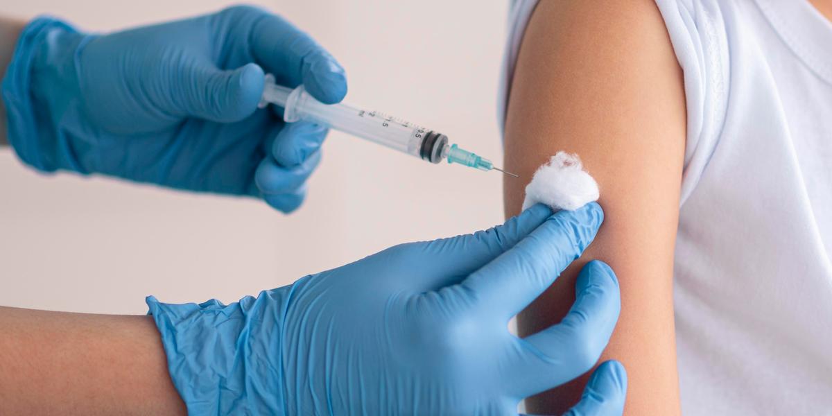 Imunizante também reduz em 67% as lesões pré-cancerosas graves (Freepik)