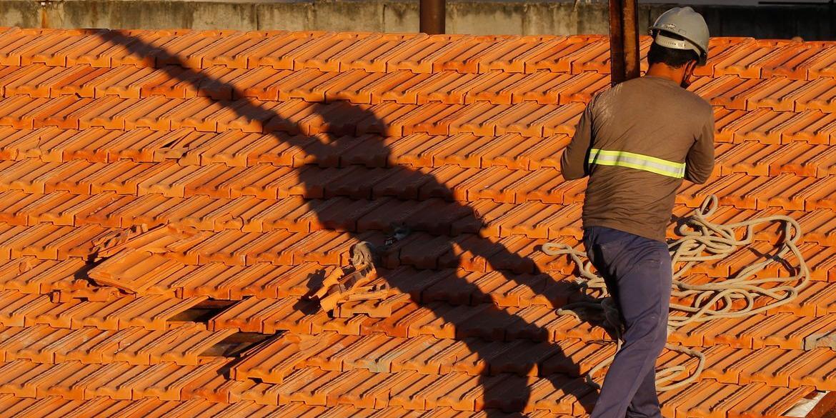 Jader Filho explicou que o programa foi desenvolvido pelos ministérios das Cidades e da Fazenda, em parceria com a Caixa Econômica Federal (Fernando Frazão/Agência Brasil)