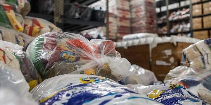 Ação arrecadou aproximadamente 3,5 toneladas em donativos, que foram repassados a 80 famílias das comunidades (Agência Minas)