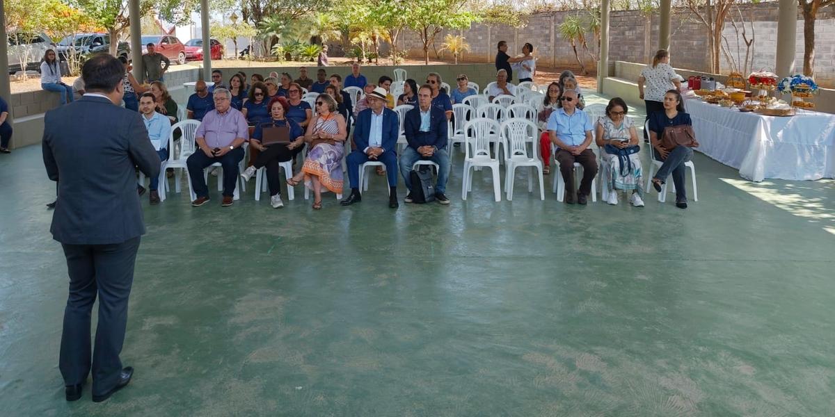 Em um evento realizado nesta terça-feira (18) no Lar São Vicente de Paulo, foi anunciado a instalação de uma usina fotovoltaica e a substituição completa do sistema de iluminação por lâmpadas de LED (Larissa Durães)