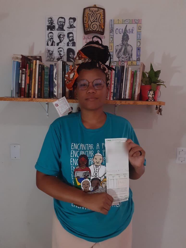 Ana Paula Pinheiro paga tarifa social nas contas de luz e água. Com a privatização da Copasa , ela teme pelo futuro (Arquivo Pessoal)