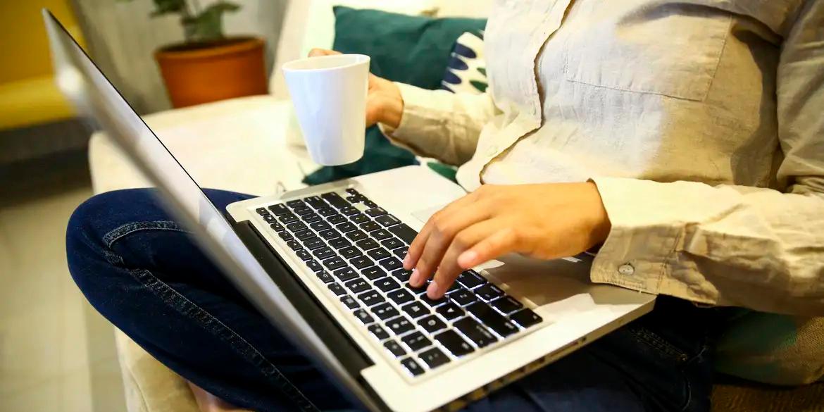 Mais de 6,5 milhões exerciam atividade profissional no domicílio (Agência Brasil)