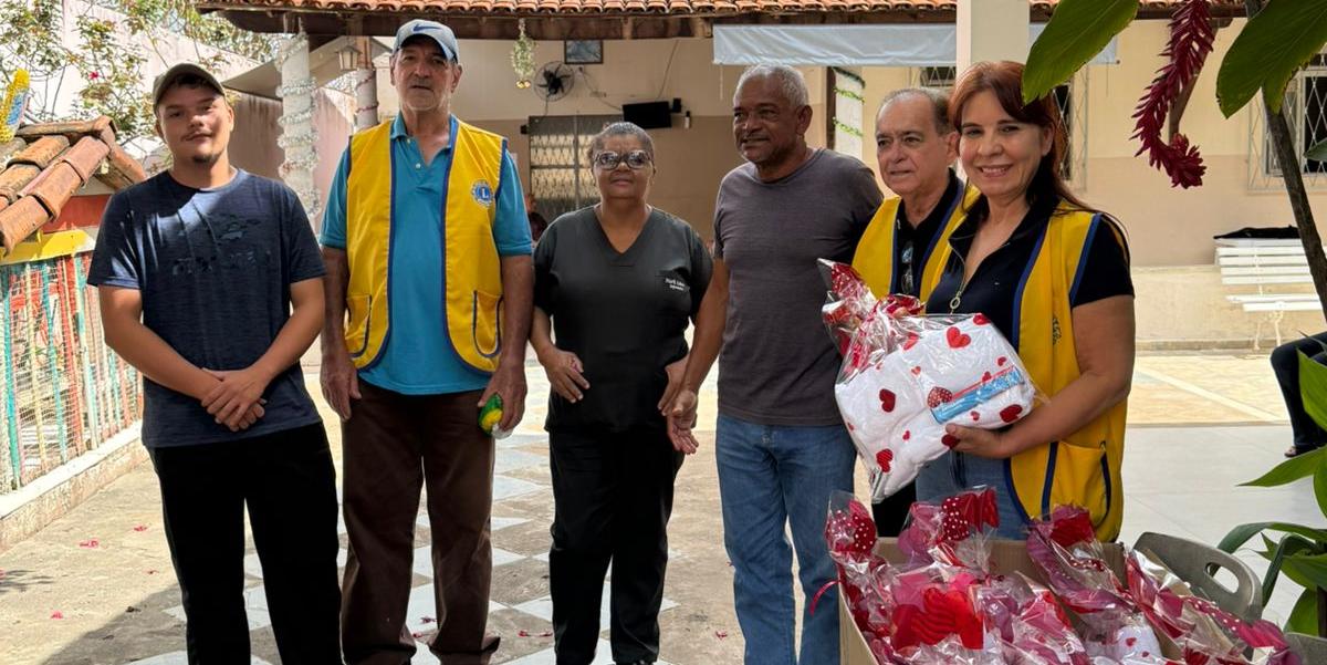 Na última quinta-feira (18), a Casa Sant’Ana recebeu uma doação realizada pela equipe Sênior e membros do Leo Clube. (arquivo pessoal)