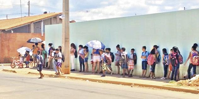 (LEO QUEIROZ)
