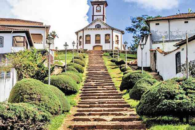 CARTÃO-POSTAL - No Serro, a Capela de Santa Rita éavedete das atrações