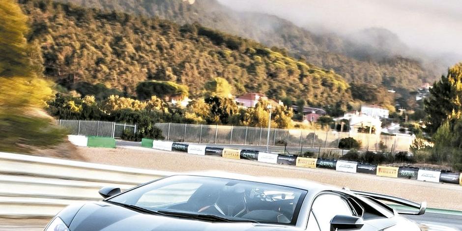 (Lamborghini)