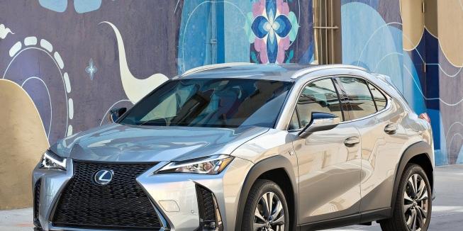 (Lexus )