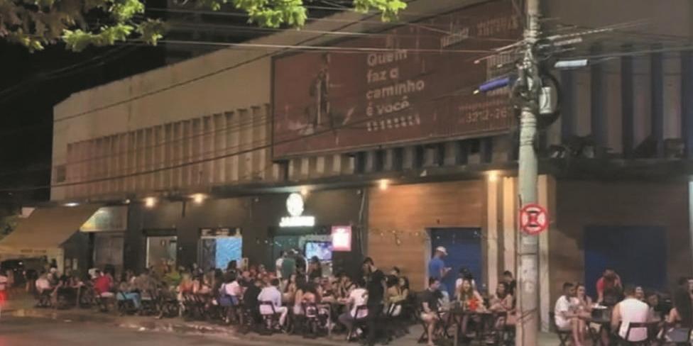POR MAIS MOVIMENTO – Bares alegam que a música ao vivo atrai a clientela, sem gerar aglomeração (arquivo pessoal)