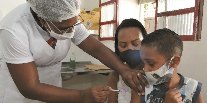 PROTEGIDAS – Vacinômetro contabilizou 1.173.920 pessoas (72,67% da população) com imunização completa na região Norte (CRISTIANO MACHADO/IMPRENSA MG)