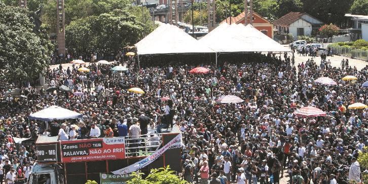 Trabalhadores das forças de segurança seguiram em passeata por ruas de BH (lucas prates/ hoje em dia)