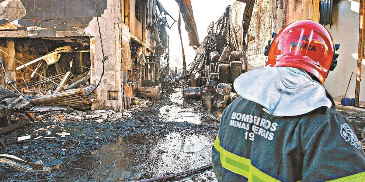 Bombeiro explica como evitar acidentes com eletricidade durante