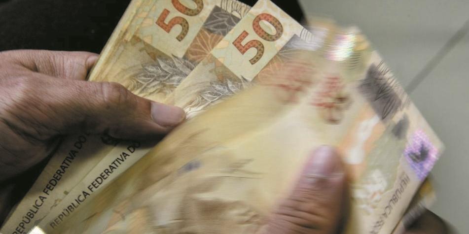 Quem optar pelo pagamento parcelado, em até 30 vezes, terá desconto de 80% nos juros e multas (marcello casal jr./agência brasil)