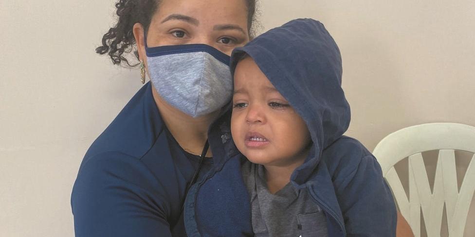 Dor de ouvido, febre e tosse: sintomas que levaram a mãe, Leydiana, a levar Arthur Benício ao hospital (ANA CLARA VIEIRA/ ASCOM HC/DIVULGAÇÃO)