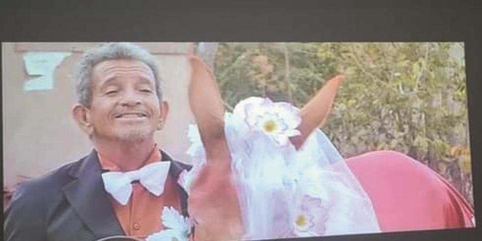 Zé do Jegue, um matuto norte-mineiro, se apaixona por uma mula (SILVANA MAMELUQUE/DIVULGAÇÃO)