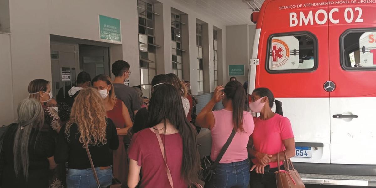 Montes-clarenses amargam na enormes filas de atendimento, além de enfrentarem a sensação de incerteza de que serão atendidos. (Márcia Vieira)