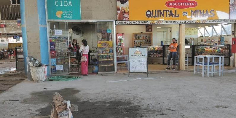 Reforma da rodoviária é bem-vinda, mas lojistas, como Denison, reclamam dos prejuízos. (Larissa Durães)